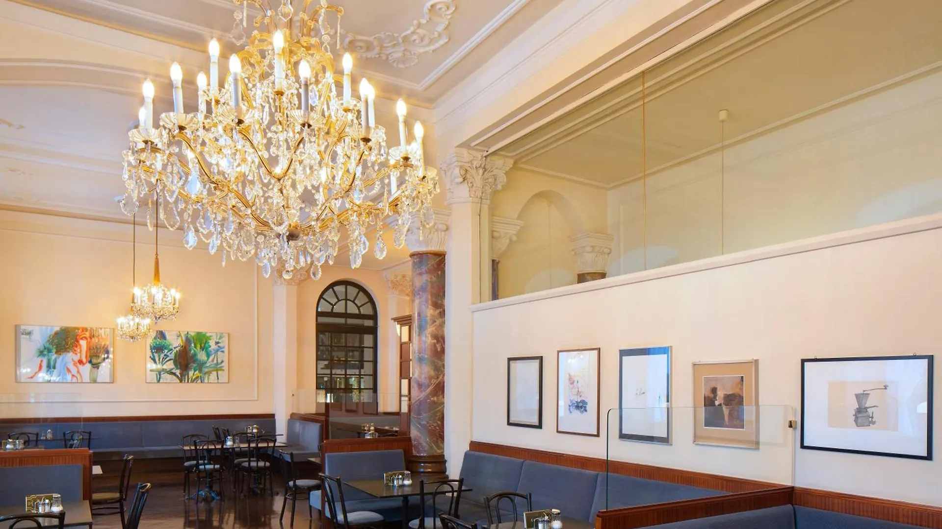 Hotel Central Innsbruck 4*,