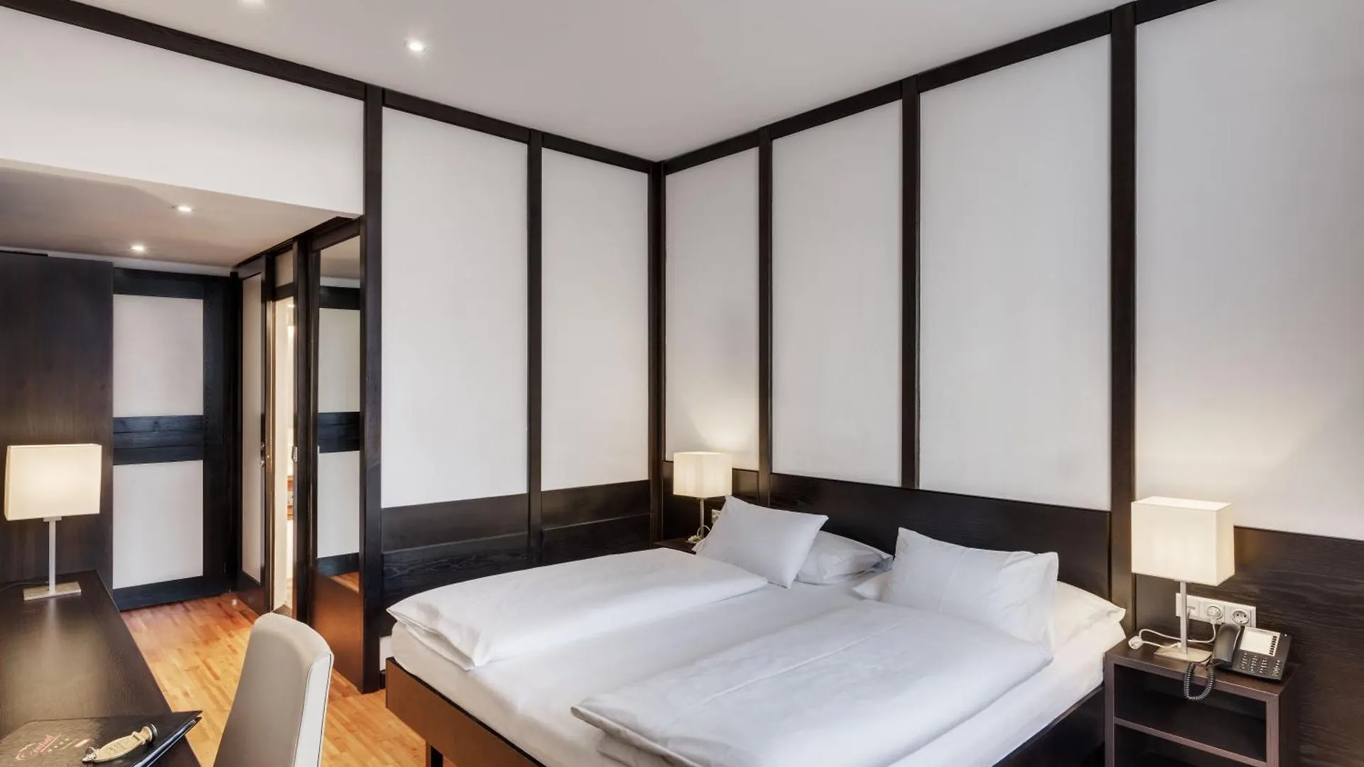 Hotel Central Innsbruck 4*,