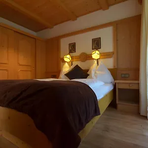 https://landhaus-andrea-saalbach.saalbachhinterglemmhotels.com